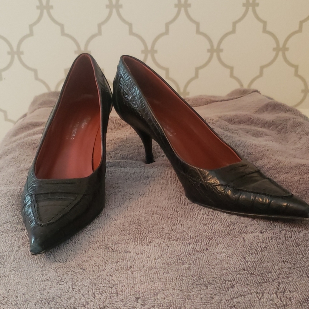 Shoes - Picture 2 of 4
